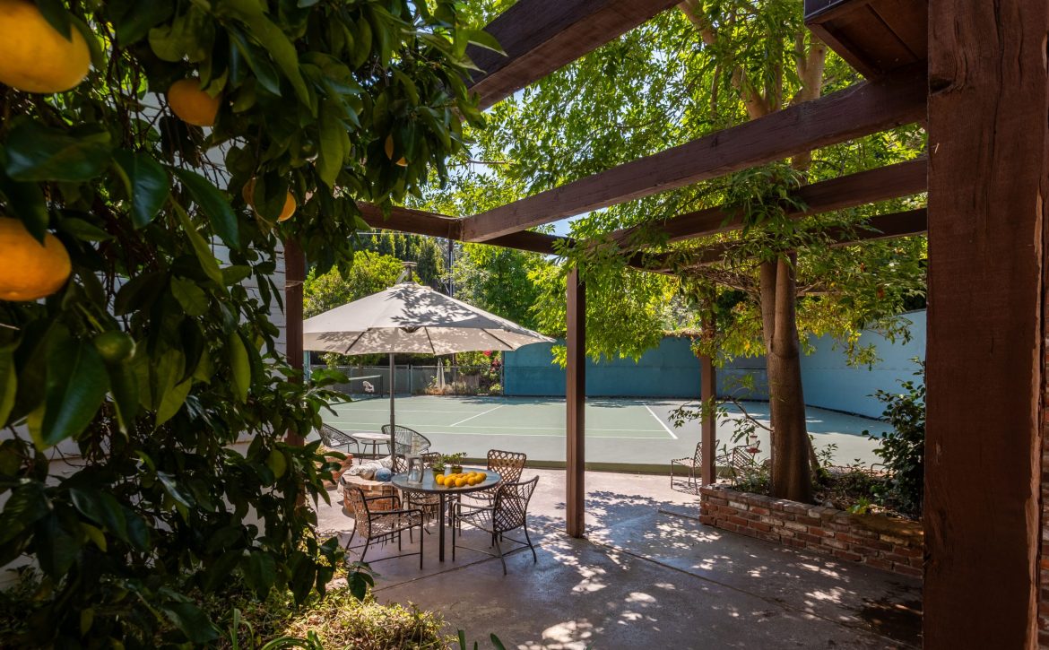 Beverly Hills tennis court home - Heather Court Estate