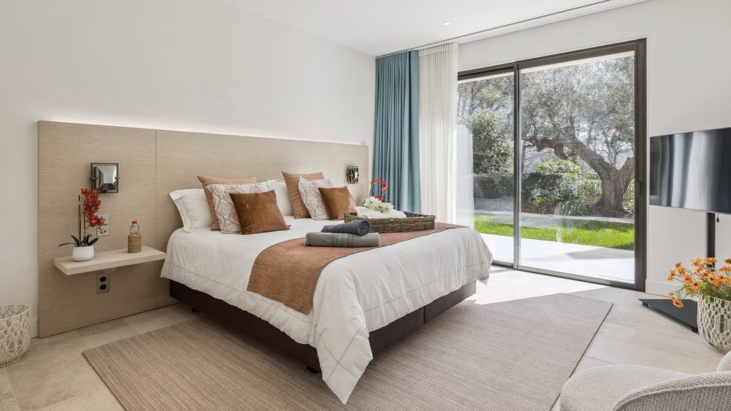 Villa Lumiere bedroom