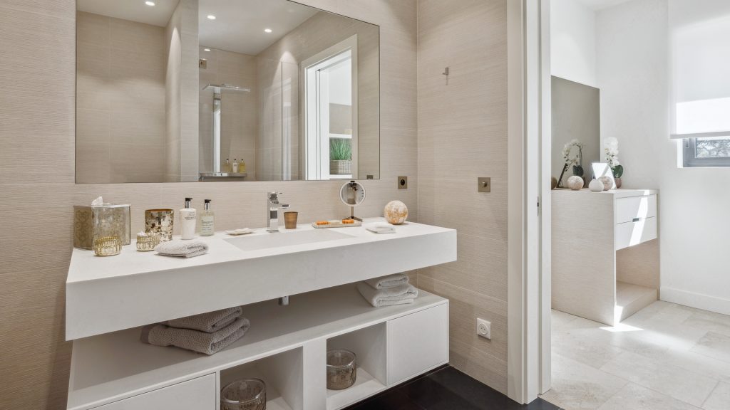 Villa Lumiere bathroom