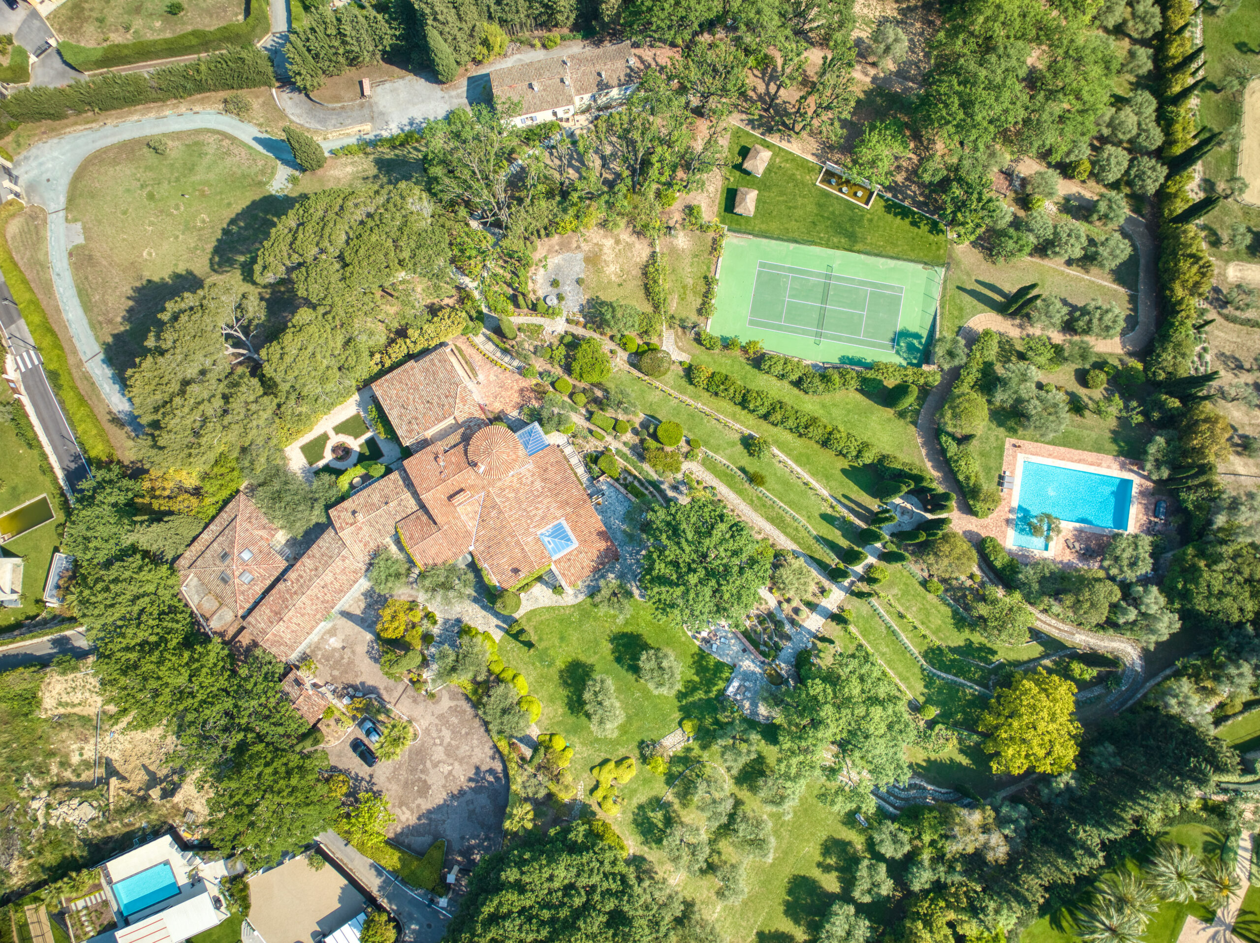Luxury villa for sale in Mougins with sea views For Rent
