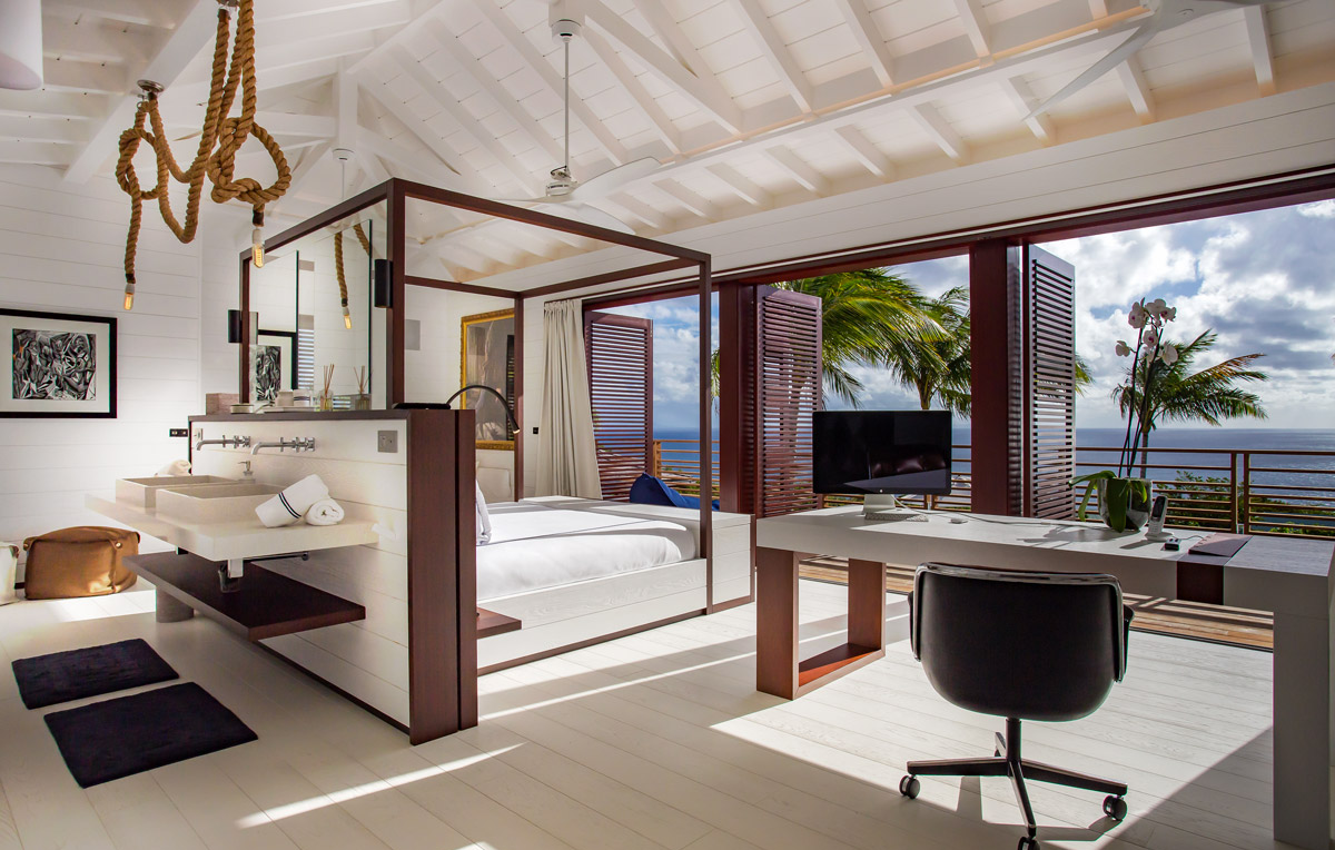 Villa Blanc Bleu bedroom with sea view