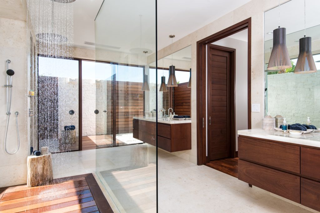 Bathroom at Hawksbill Tennis Estate