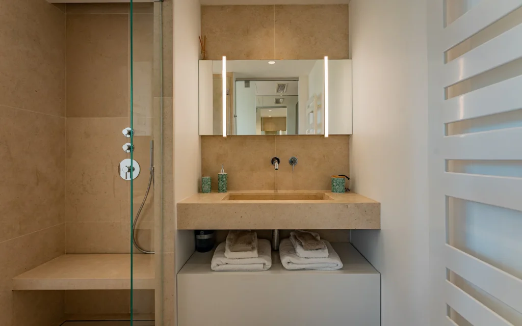 Bathroom at La Tropézienne