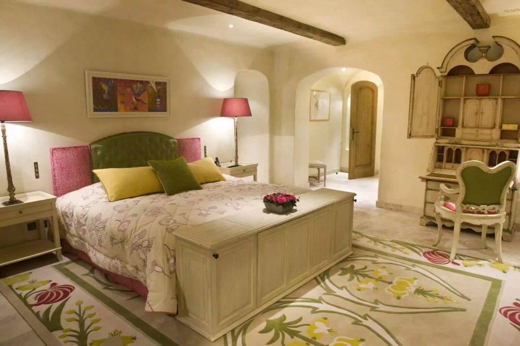 Bedroom with a double bed and garden light at Fréjus Luxury Estate