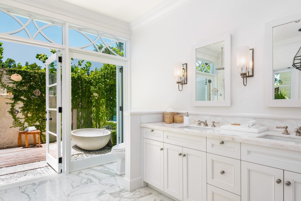 Bathroom at Tranquility Tennis Estate