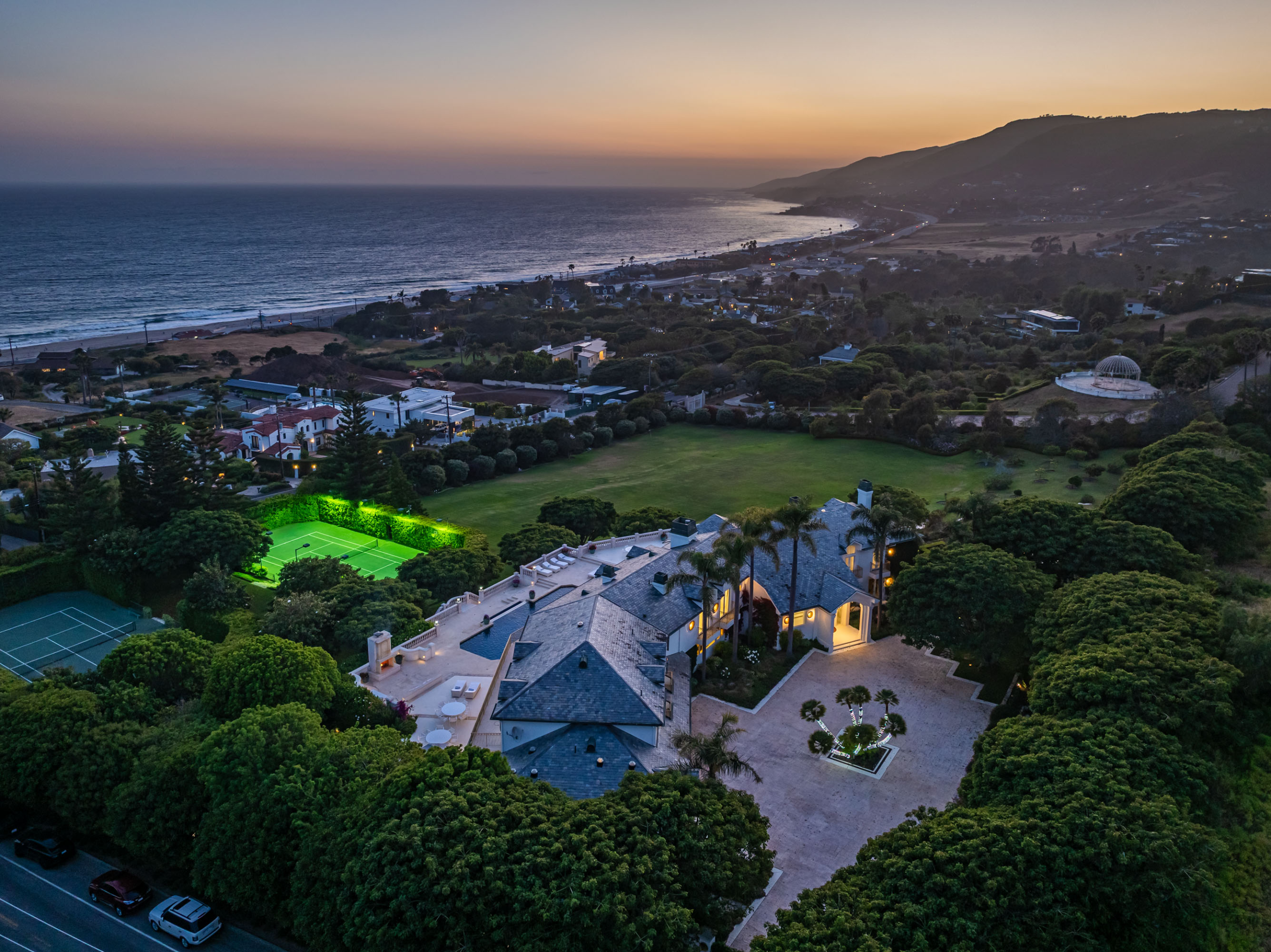 Malibu Tennis Mansion – 316