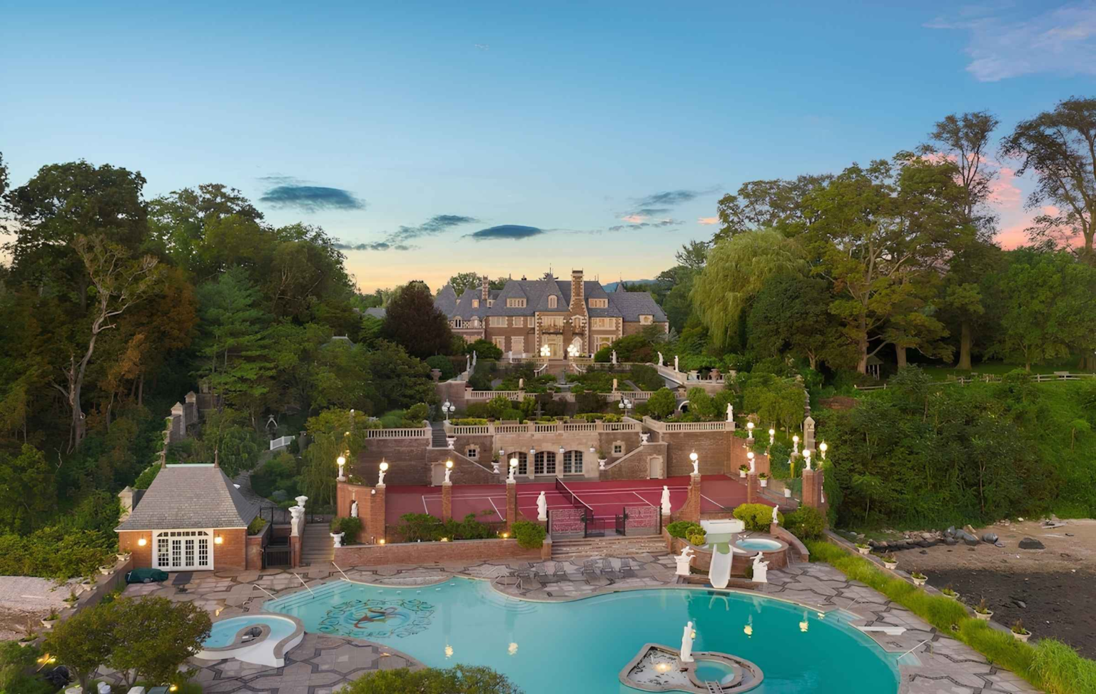 Private tennis court at a Kings Point waterfront estate, New York